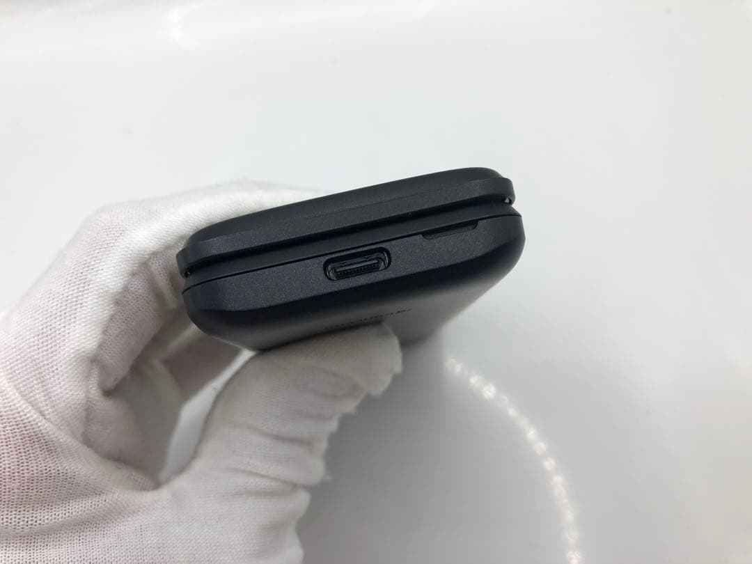 【SIMロック解除済 】au GRATINA KYF42 ブラック