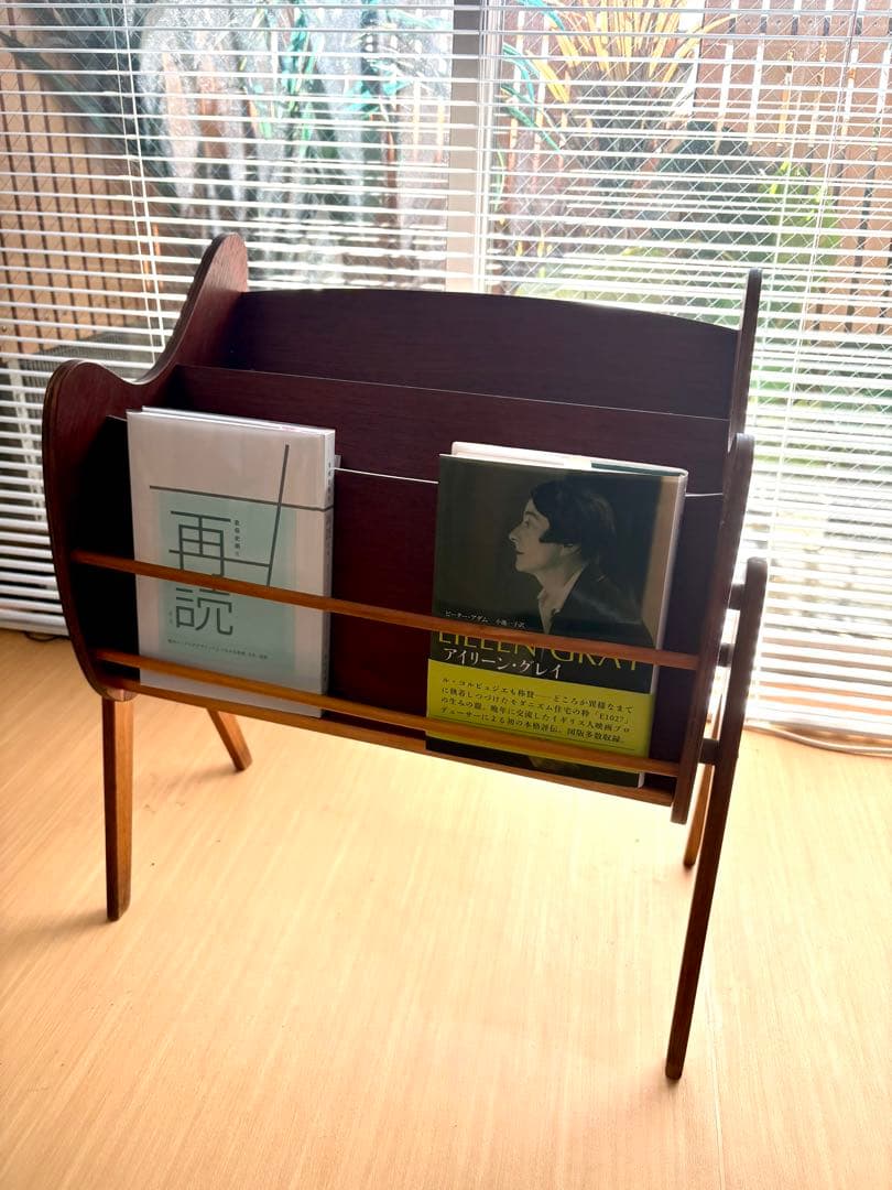 北欧家具　チーク製ヴィンテージマガジンラック