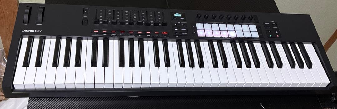 美品/ Novation Launchkey61 MK4 MIDIキーボード