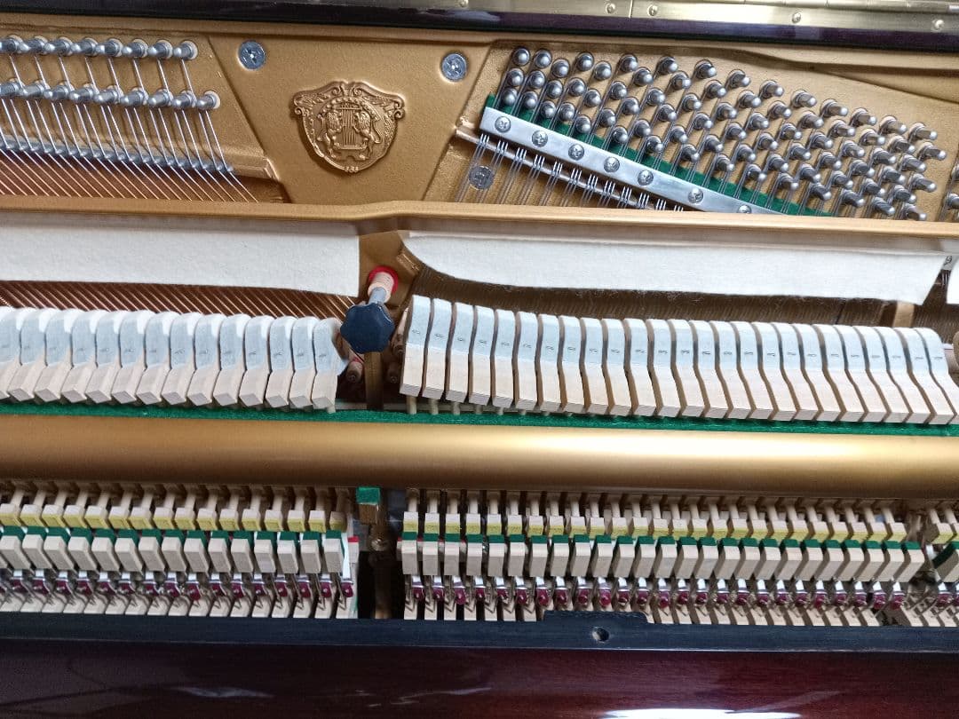 ワインバーグピアノ ベンチ付き