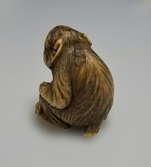 ともたんです【動物天然素材の根付け】猿の根付け　縁起物　骨董品