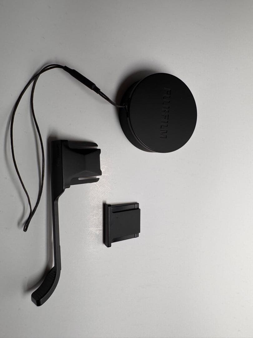 Fujifilm X-half X-HF1-B ブラック(多数パーツ付き)