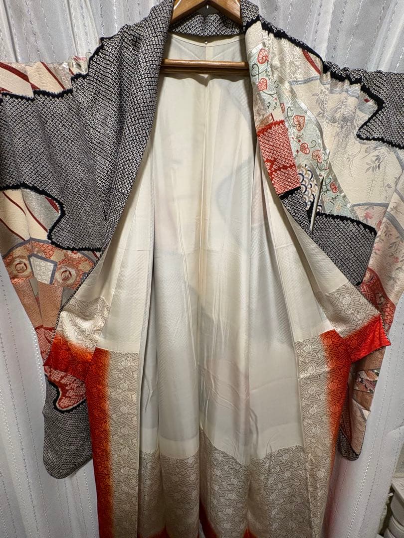 値下げ‼️⭐︎伝統的な和装スタイル⭐︎ 希少な総絞りの振袖・帯セット（購入時80万円）