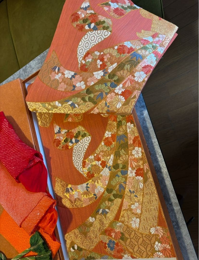 値下げ‼️⭐︎伝統的な和装スタイル⭐︎ 希少な総絞りの振袖・帯セット（購入時80万円）