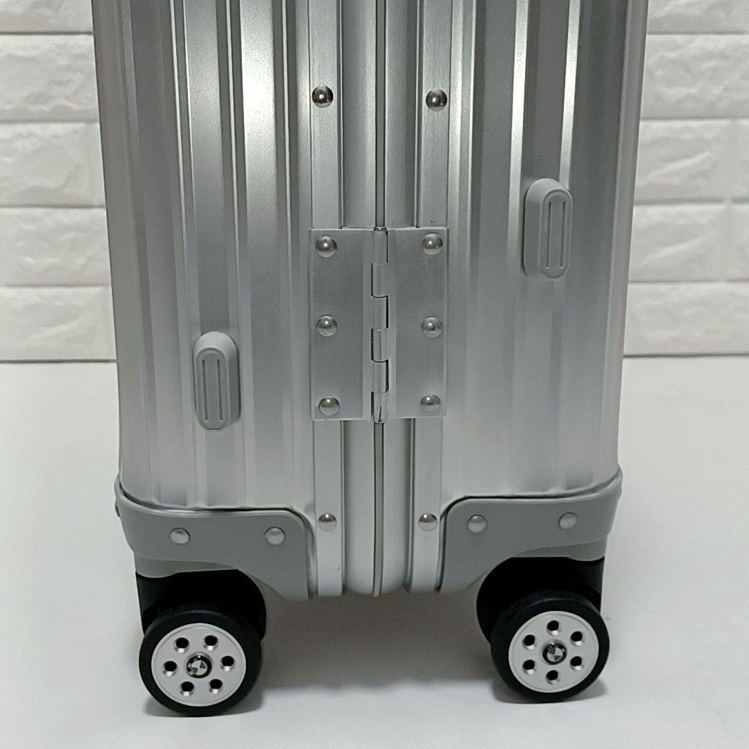 美品32L　BMW　四輪ホイール　アルミ　スーツケース　キャリーケース　シルバー