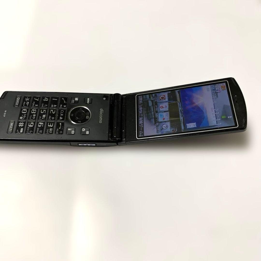 docomo N-01F ブラック ガラケー 折りたたみ式 動作確認済　充電器付