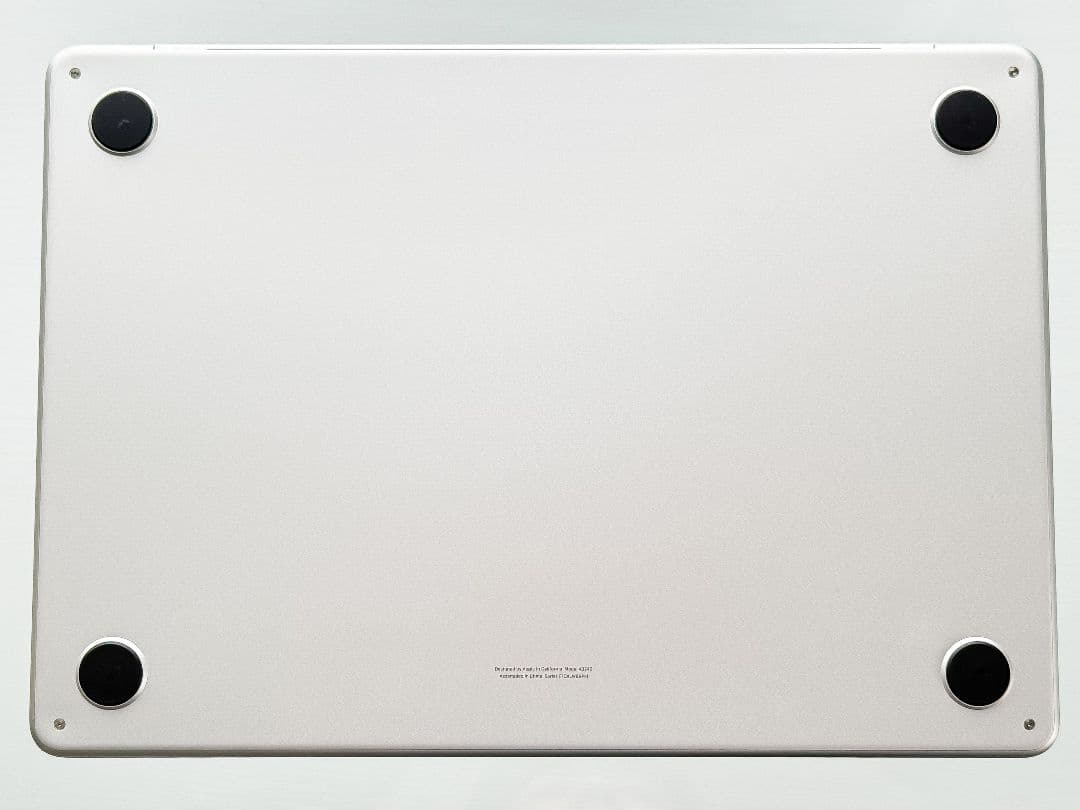 美品 MacBook Air M4 13.6インチ MW0W3J/A シルバー