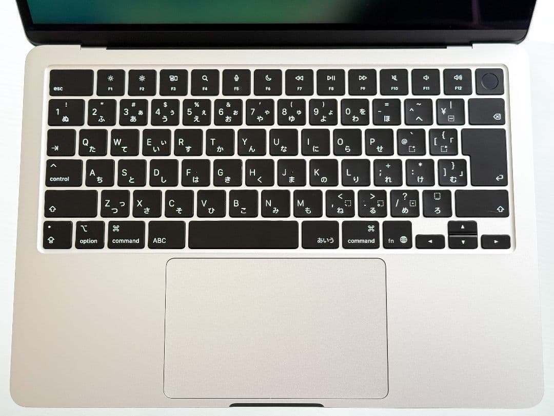 美品 MacBook Air M4 13.6インチ MW0W3J/A シルバー