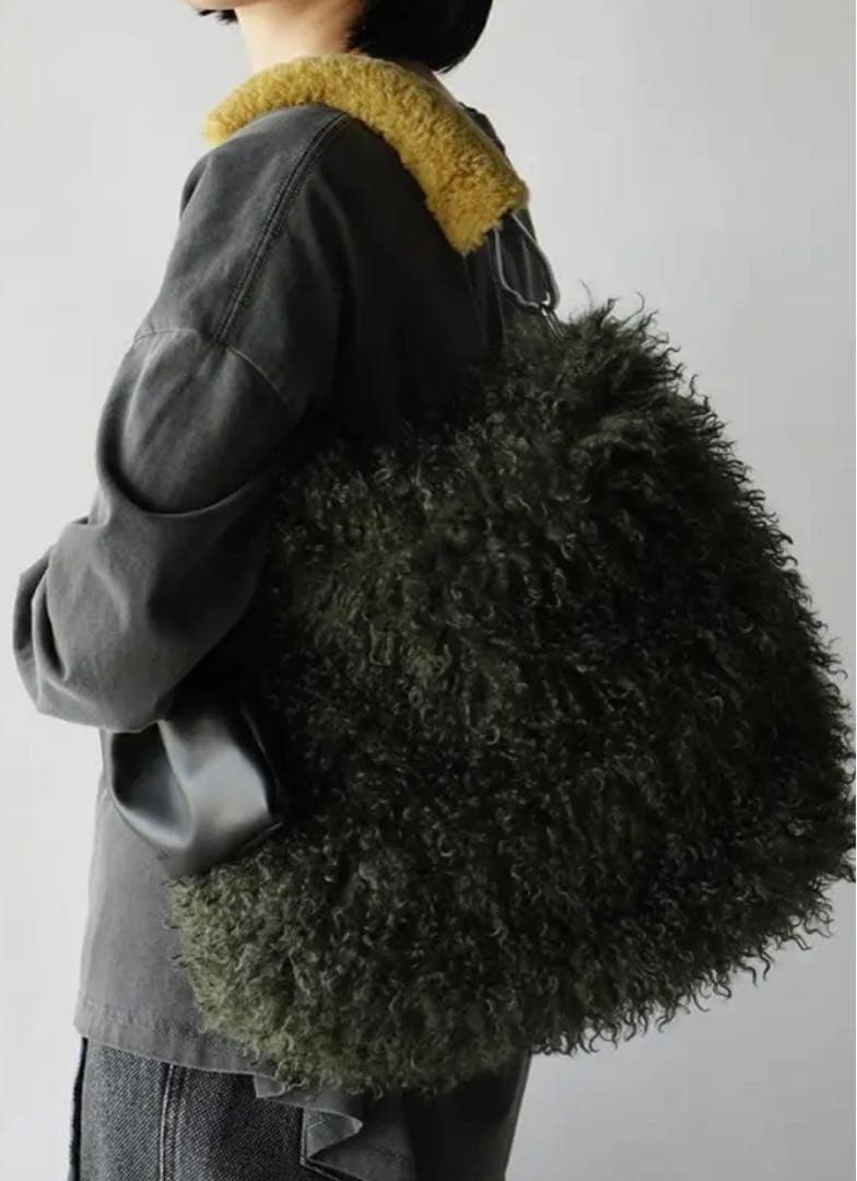 お値下げしました⭐︎RADIATE バイカラーファー×ボアバック A4ファイル対応