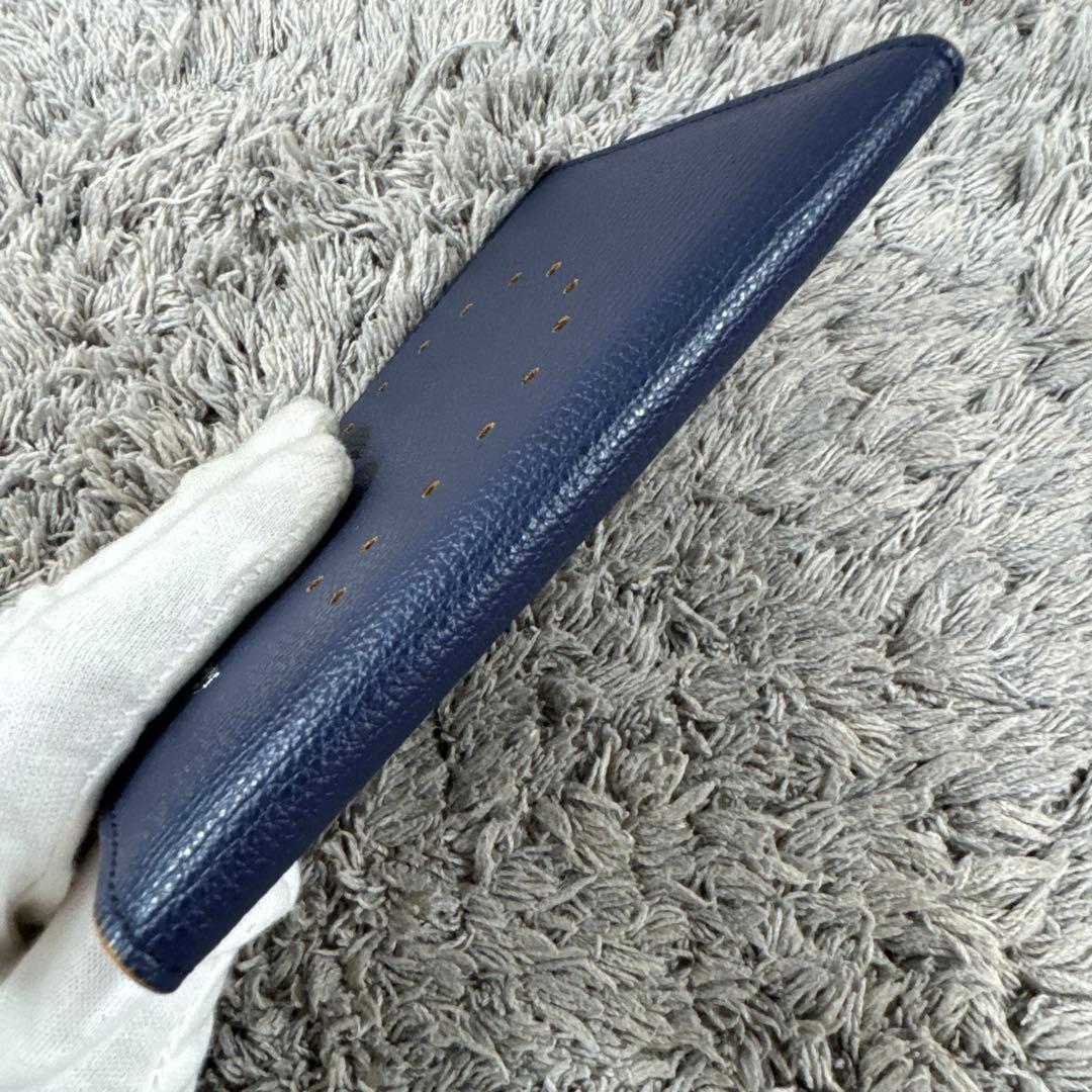 【美品】 Salvatore Ferragamo 天然本皮 パスポートケース