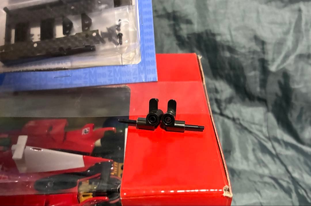 京商 ミニッツ フェラーリ 248 F1 MF-010 送信機レス シャーシ