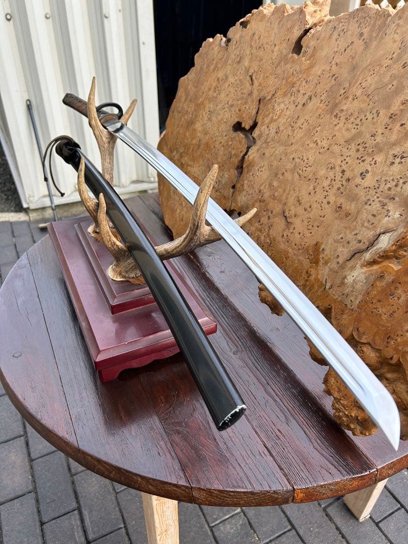 模造刀　刀掛け　天然鹿角台座付き