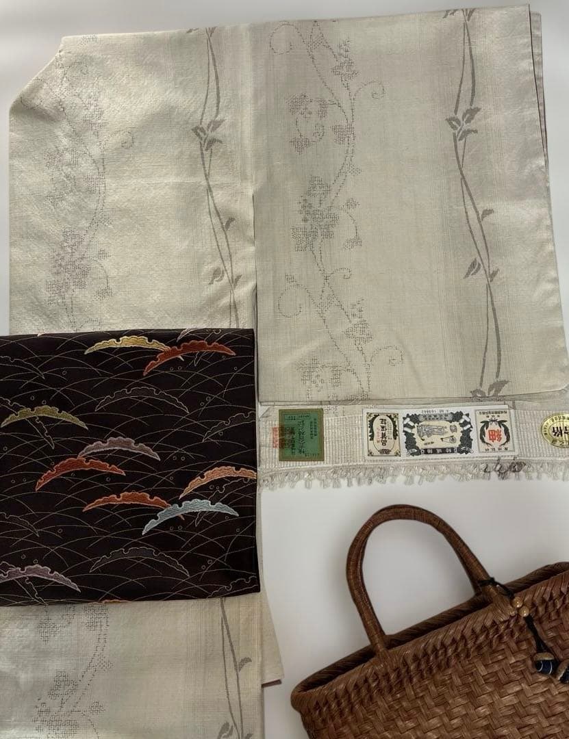 miru様用　奥順　結城紬　躾糸付き　草花文　証紙あり