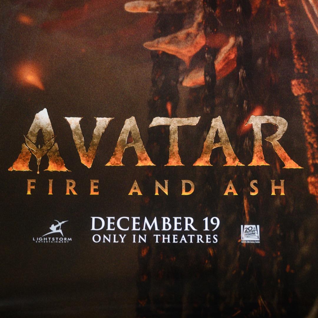 【映画館用両面ポスター】アバター：ファイヤー・アンド・アッシュ / Avatar