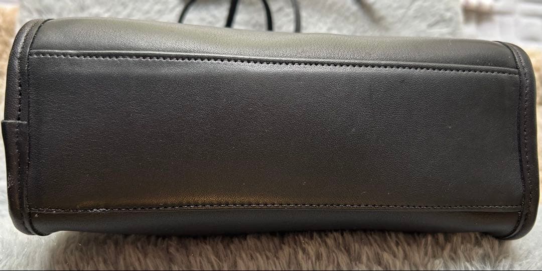 オールドCOACH正規品 黒のレザーフラップバッグ