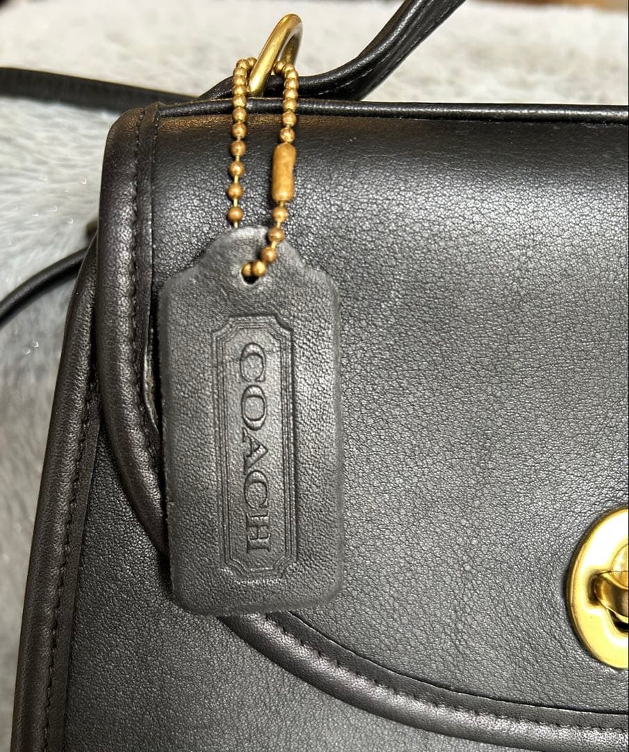 オールドCOACH正規品 黒のレザーフラップバッグ