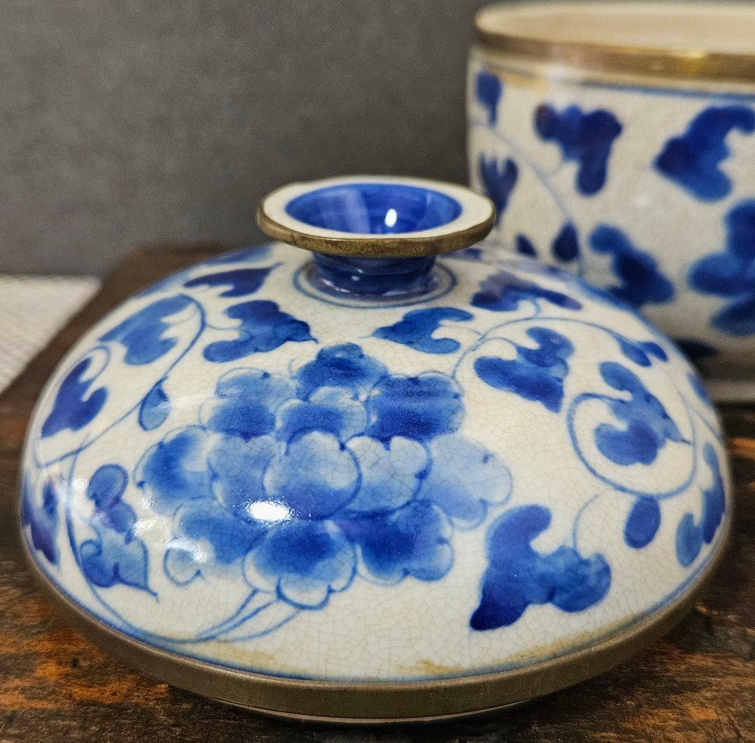 中国古美術　古陶磁器　清代　大清順治年製銘　青花　染付　花唐草文様　覆輪付　蓋物