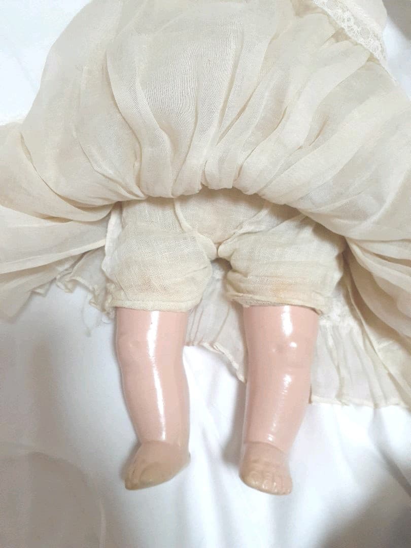 アンティークドール　35cm 可愛い赤ちゃん　ベビー　素敵なドレスとボンネット