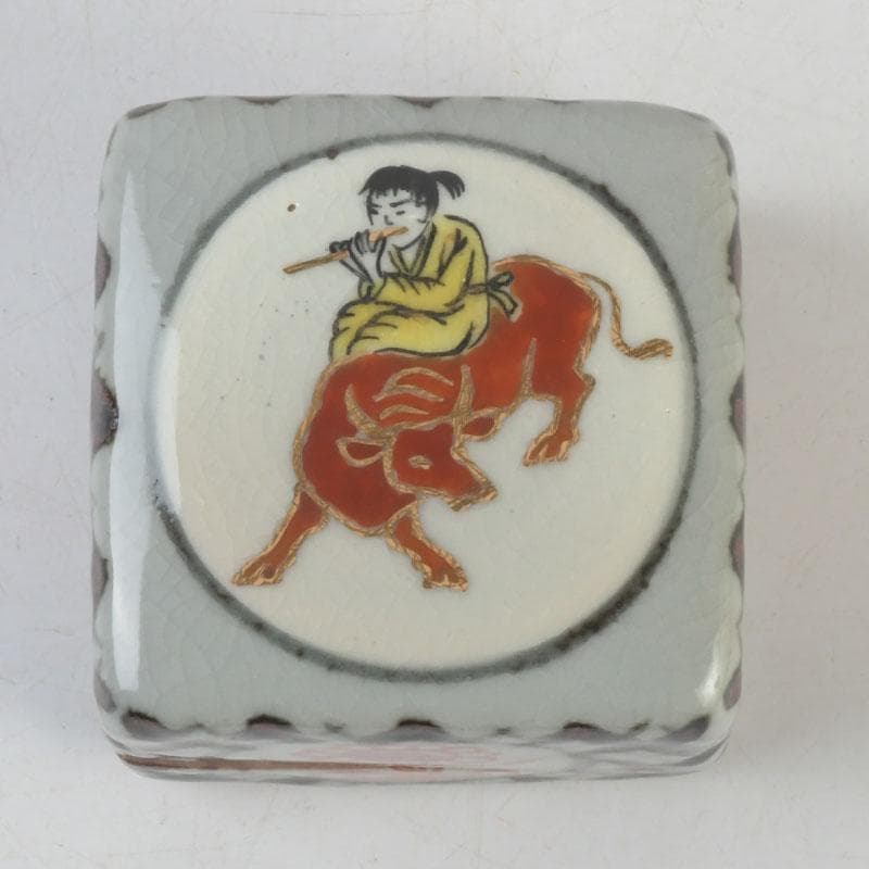茶道具　萬古焼　加賀瑞山造　干支牛人物牧童文　角香合　共箱　V　9688