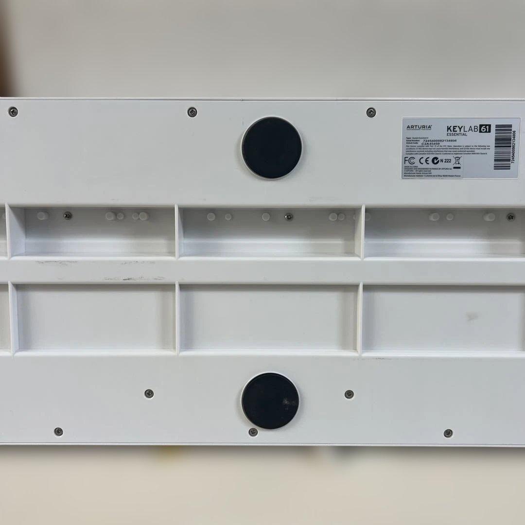 美品Arturia キーボードコントローラーKeyLab61 Essential