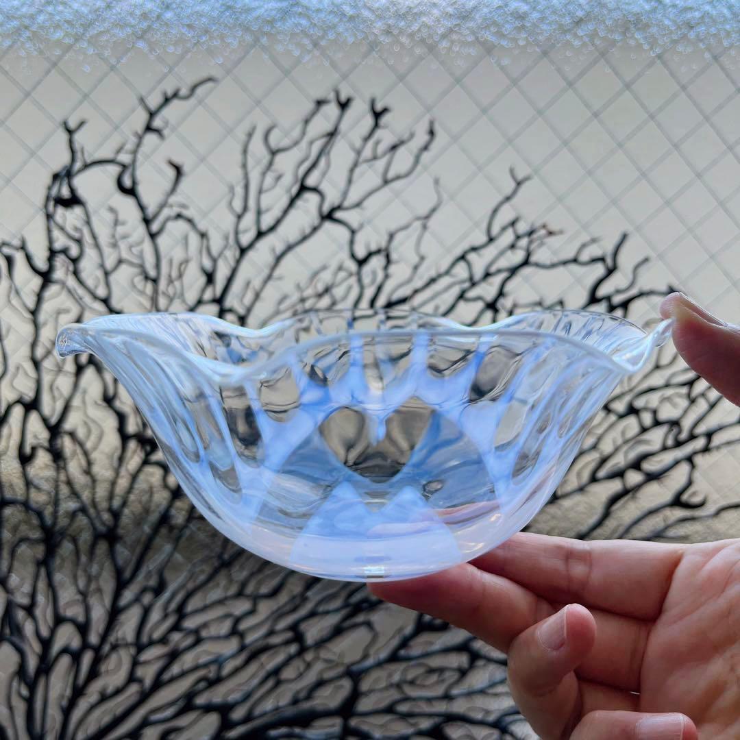 骨董　レトロガラス　希少縞に桜紋　反り口フリル　乳白色炙り出し　氷コップ　後発品