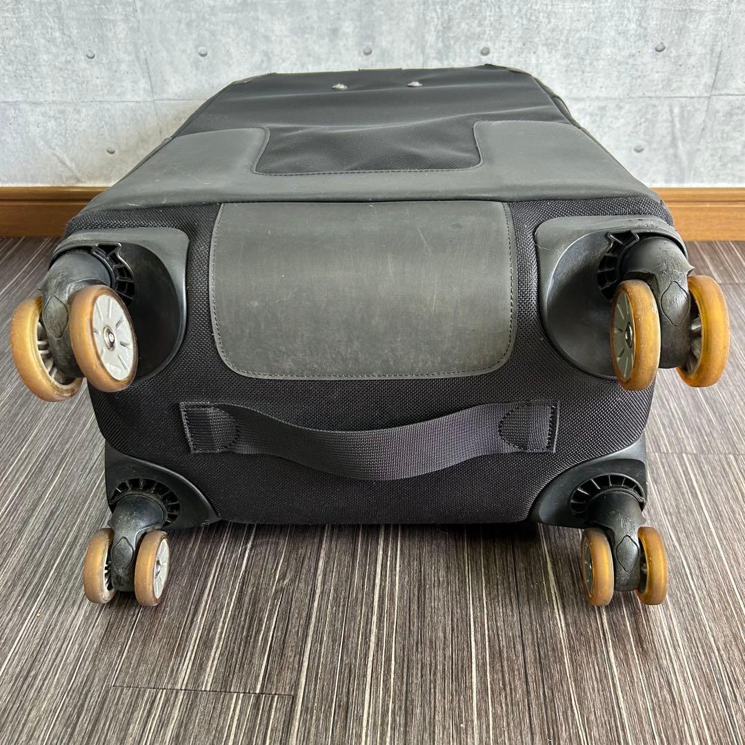 バッグ thinkTANK Photo Airport Roller Derby