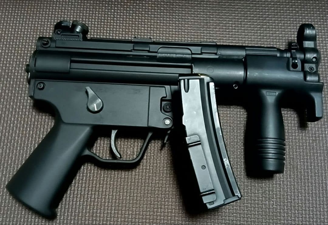 東京マルイ　MP5