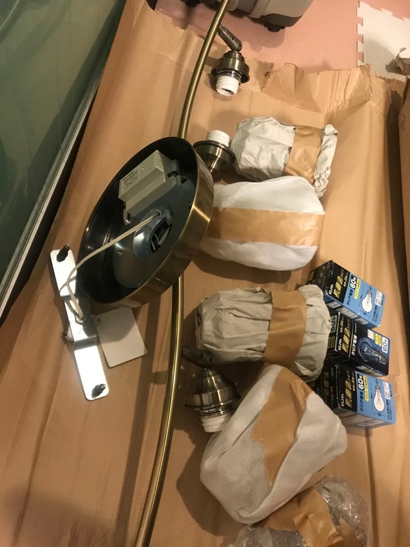 美品シーリングライト（シャンデリア）ガラス4灯ビーカンパニーb-company