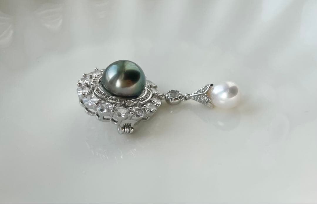 黒蝶真珠 本真珠 ブローチ 大玉 真円 高品質 南洋パール タヒチ