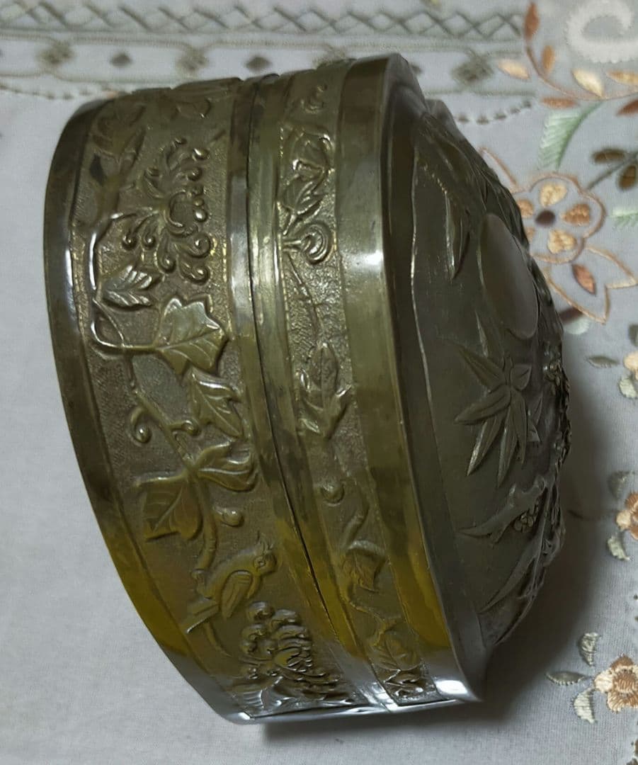 セール✨アンティーク金属細工古銅　花、竹、鳥紋浮彫　ハート型香合　小物入れ手作り