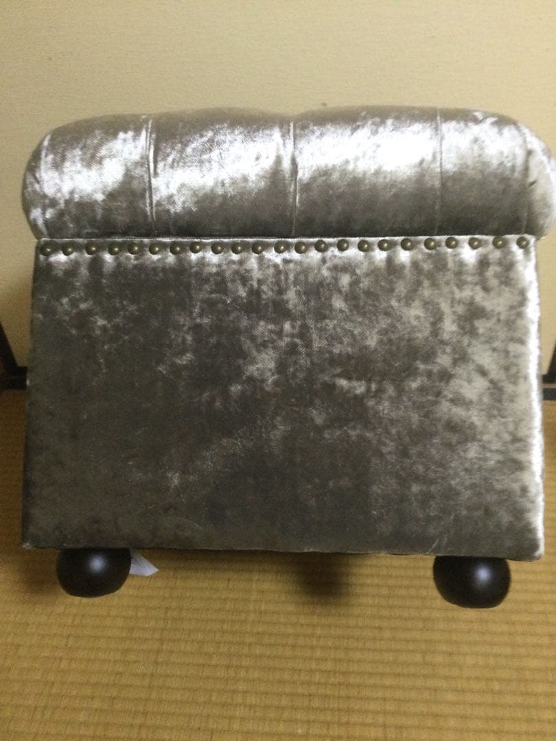 ジェニファーテイラー　シルバー ベルベット スクエアスツール　収納付き