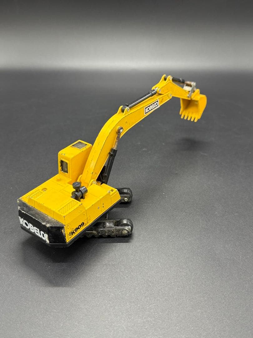 超超レア　米沢玩具　DYAPET いすゞトレーラートラック　コベルコ油圧ショベル