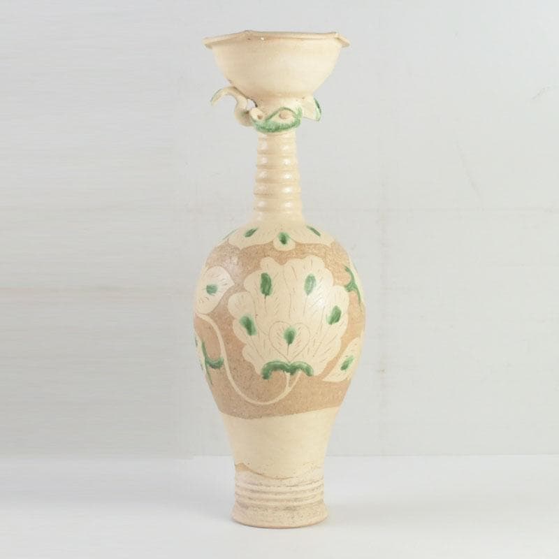 中国　遼白地緑彩刻花卉文　輪花口瓶　C　9243A