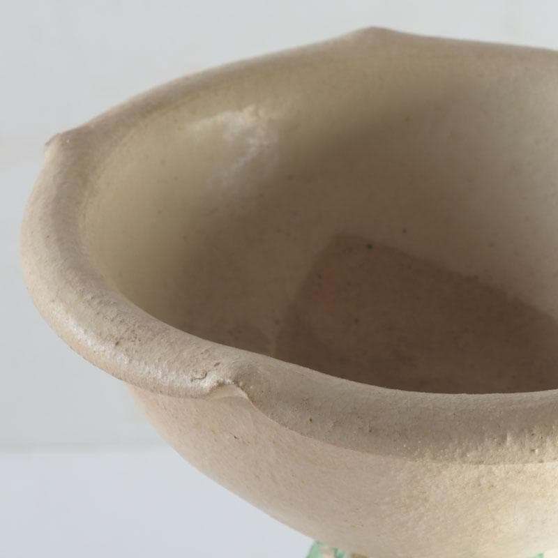 中国　遼白地緑彩刻花卉文　輪花口瓶　C　9243A