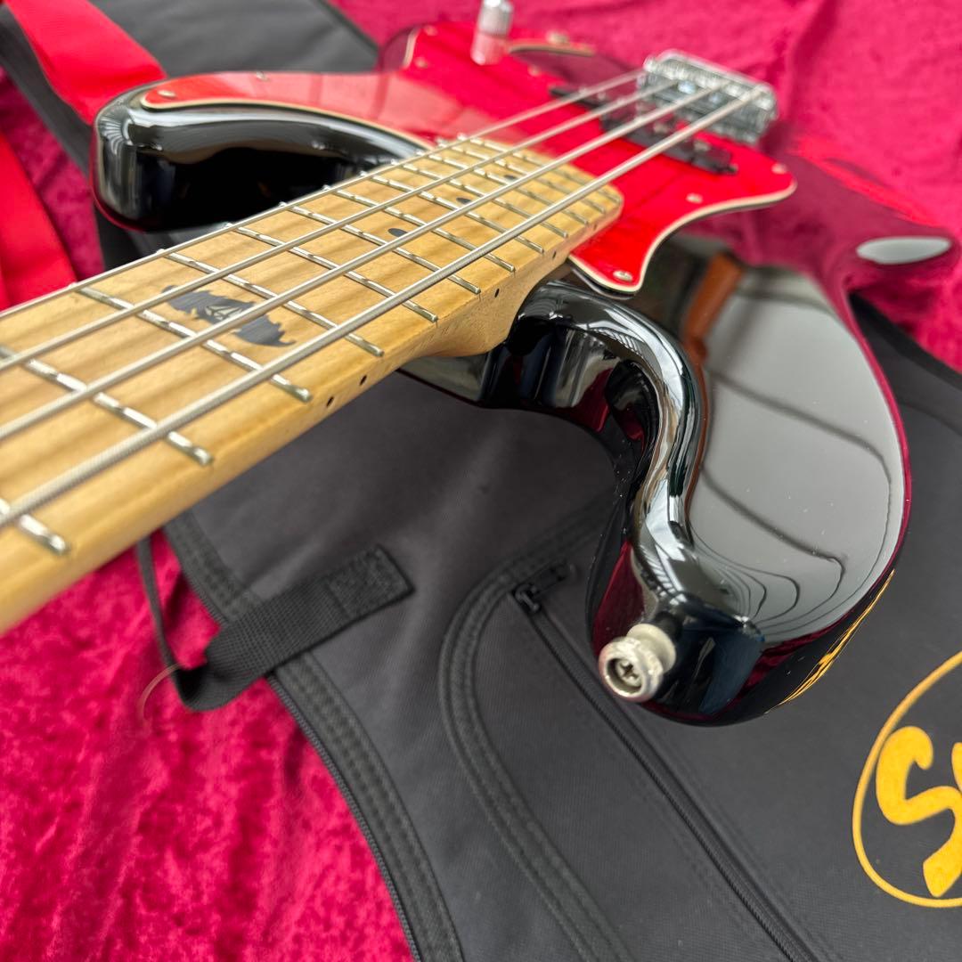 美品 メンテ済 Squier Pete Wentz Precision Bass