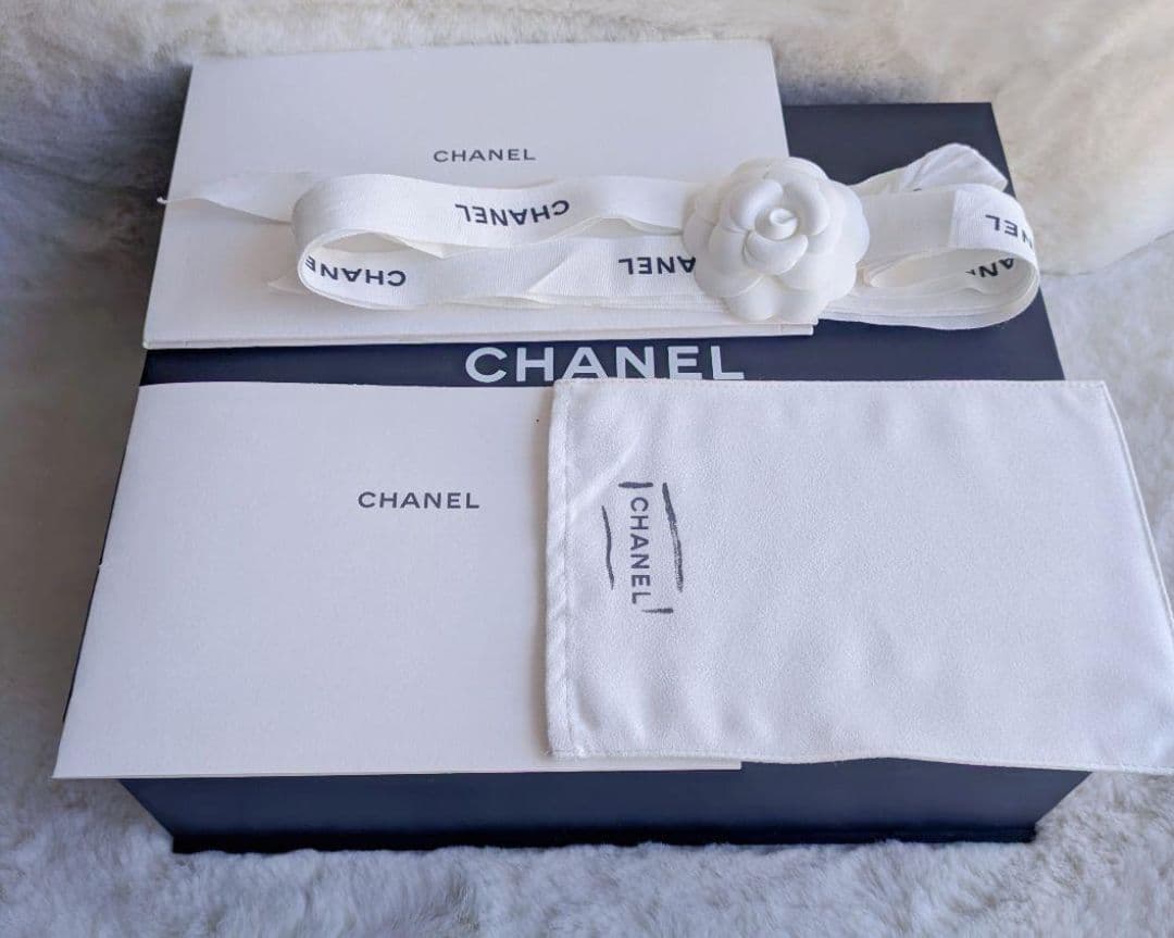 ほぼ新品 CHANEL クラシック マトラッセ25 黒シルバー金具キャビアスキン