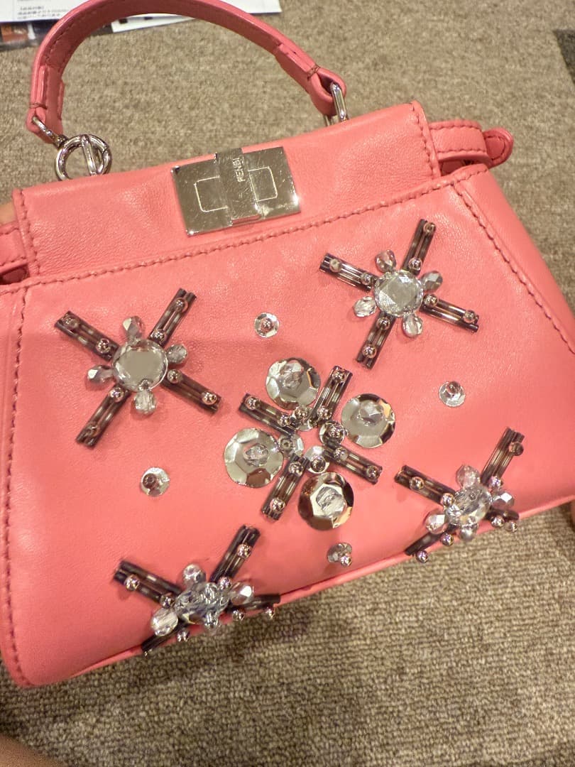 お*K様 FENDI ビジュー付きパーティーバッグ ピンク