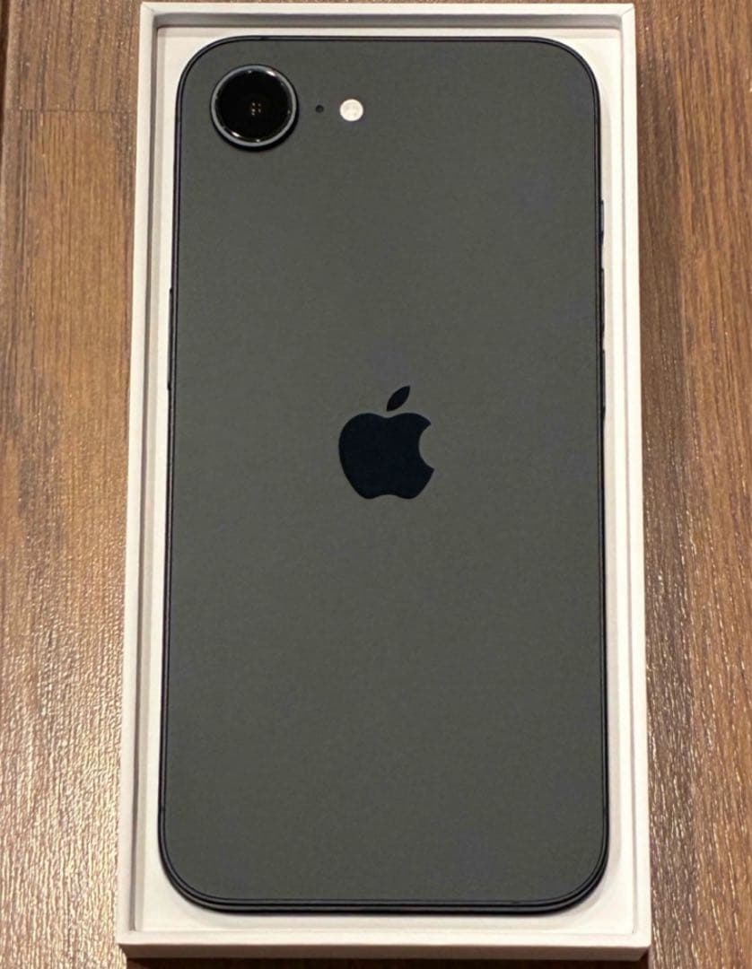 iPhone 16eブラック 本体