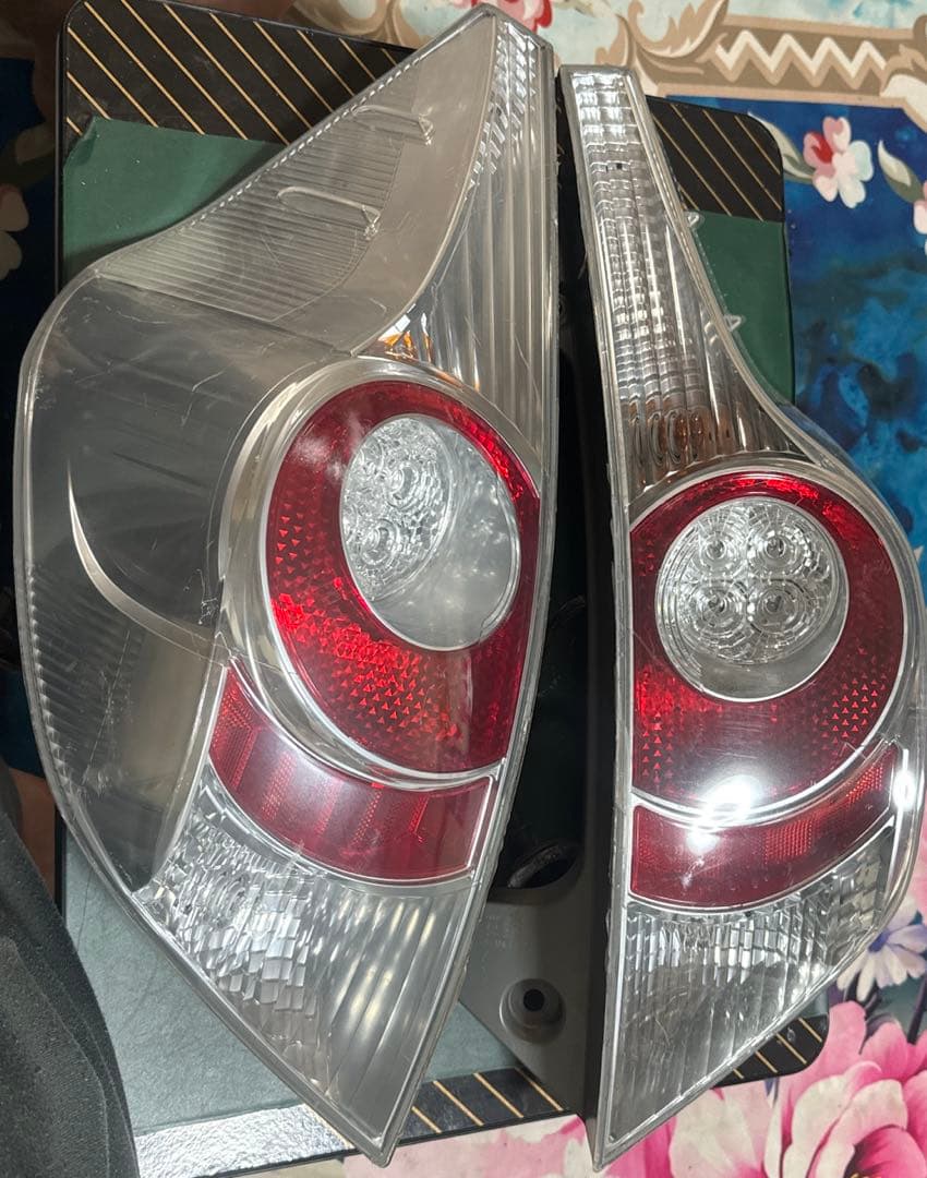 TOYOTAアクアNHP10前期テールランプ純正