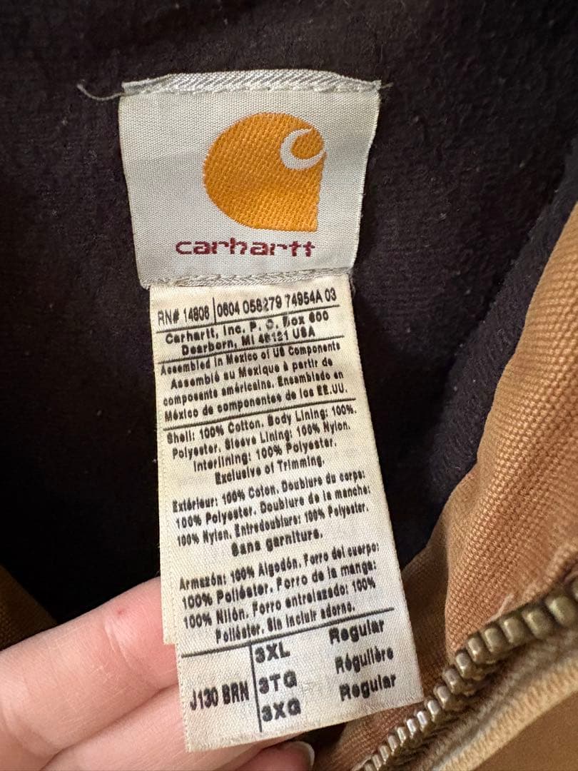 Carhartt フード付きボンバージャケット