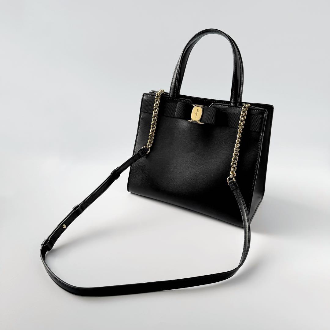 フェラガモ ヴァラ ハンドバッグ チェーンショルダーバッグ 2way ブラック