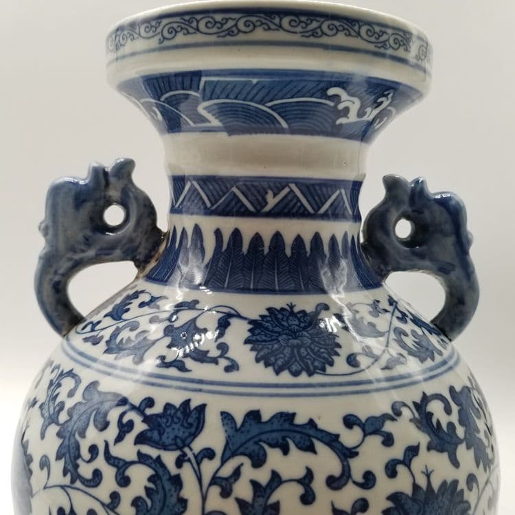 清乾隆青花纏枝花両耳賞瓶 花瓶 景徳鎮 陶磁器 装飾品 現代工芸品 美術品 置物