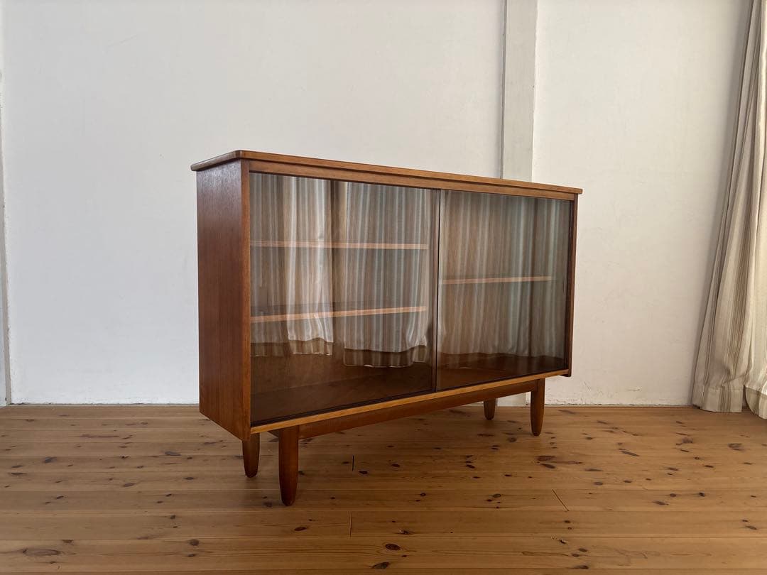 北欧ヴィンテージ　チーク　ガラスキャビネット