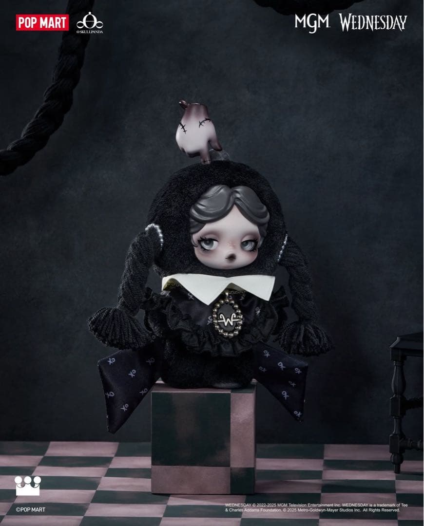 Skullpanda × Wednesday コラボフィギュア（NY限定版）