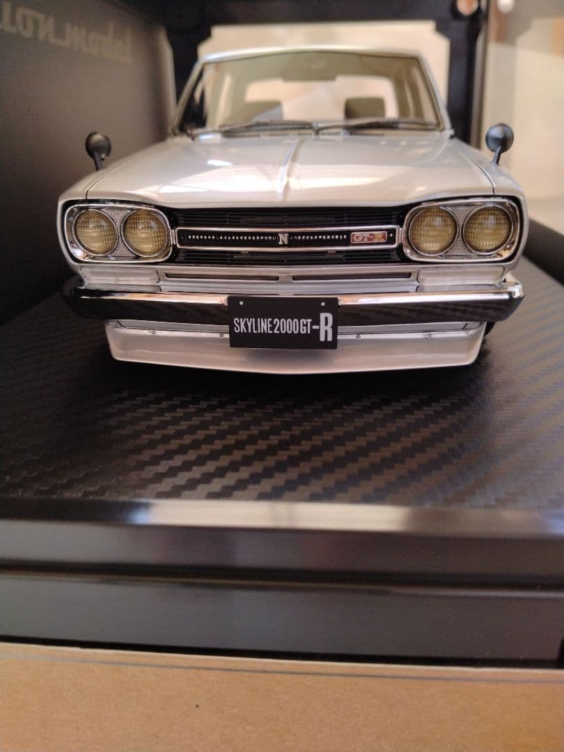 1/18 ニッサン スカイライン 2000 GT-R PGC10 シルバー