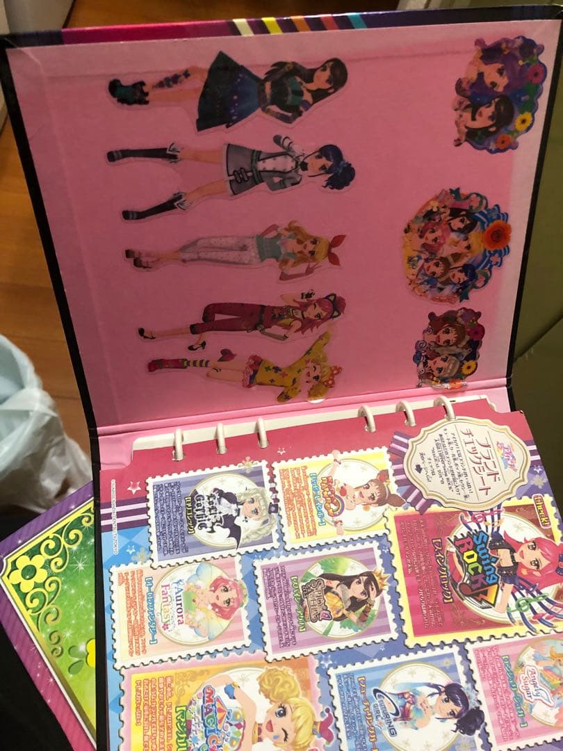 ★バインダー3つ➕アイカツカード約300枚★