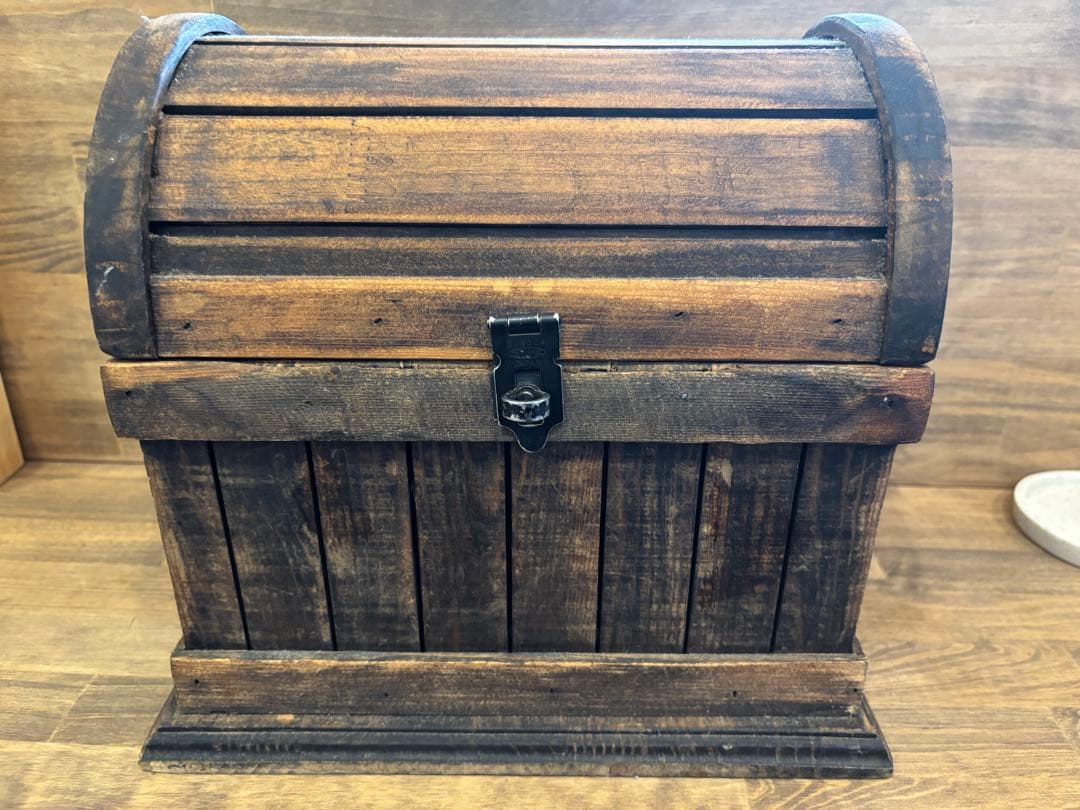 木製トランク アーチ型 蓋付き　宝箱　海賊風