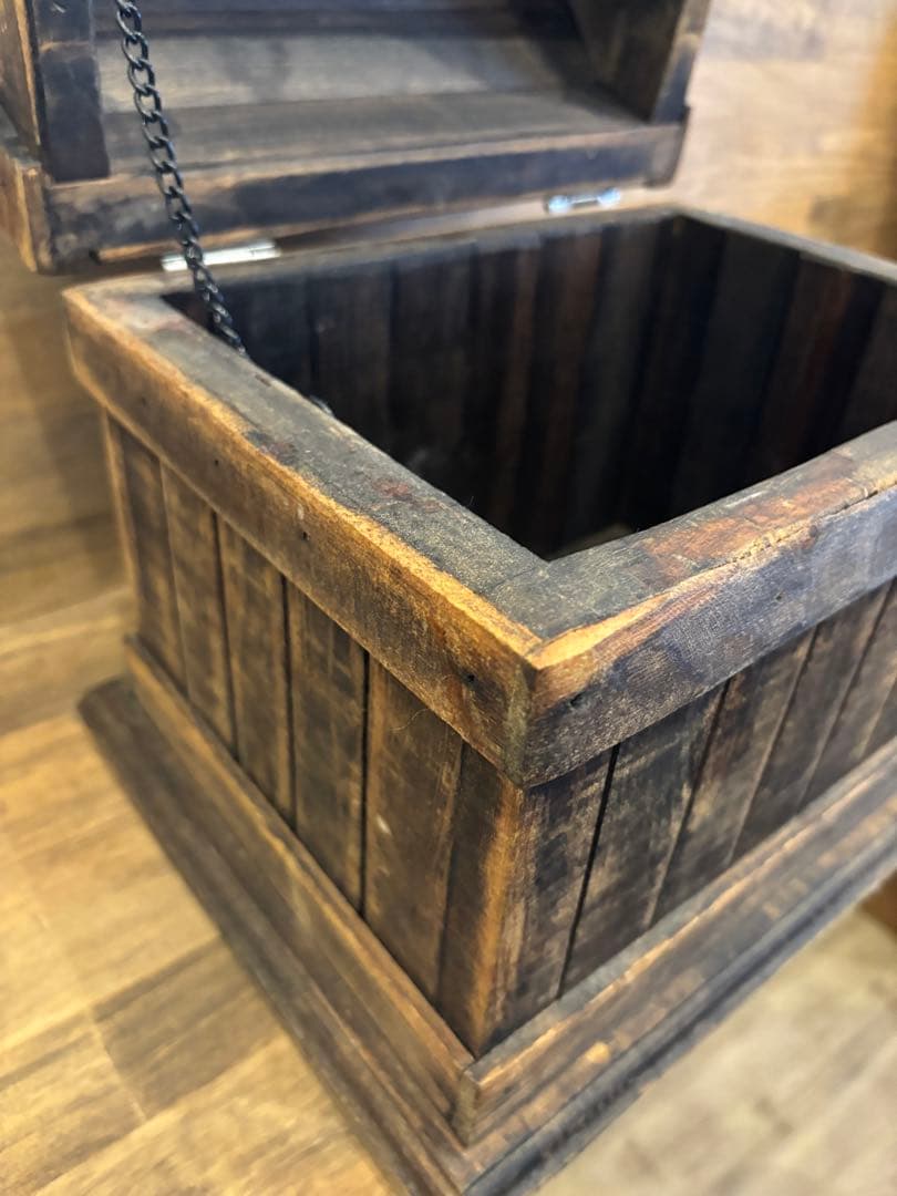 木製トランク アーチ型 蓋付き　宝箱　海賊風