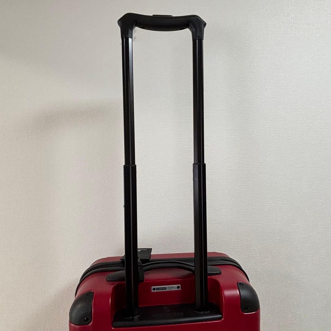 VICTORINOX キャリーケース　スーツケース　４輪　レッド　機内持ち込み