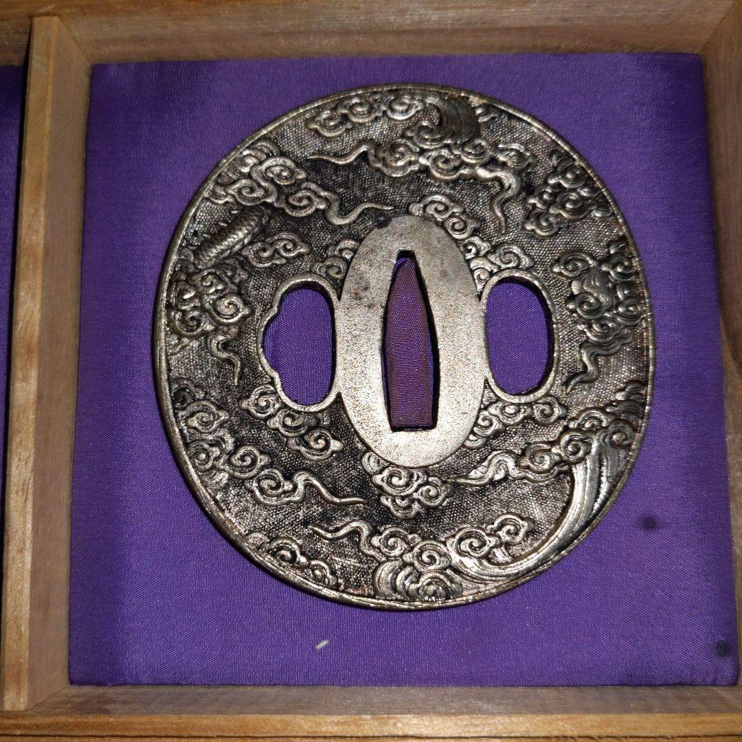 刀剣鐔　一対　木箱入り